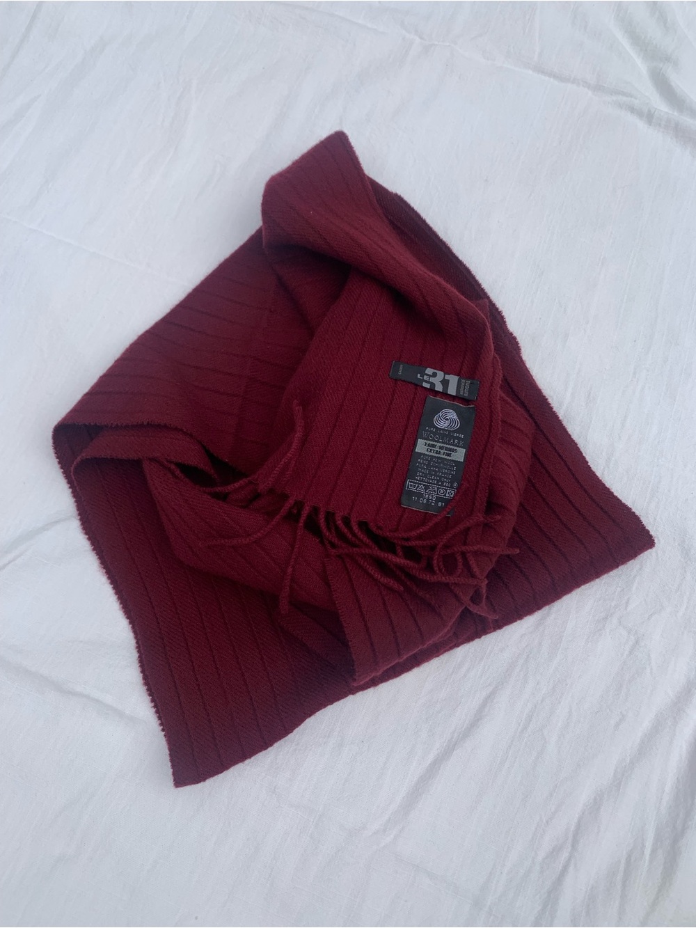 Simons Le 31 100% Pure Wool Ribbed Knit Scarf Burgundy Red Plaid Fringes